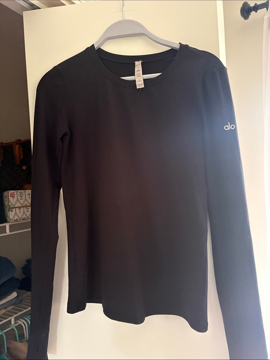 ALO Yoga Tops - ALO Yoga Black Long Sleeve Tee